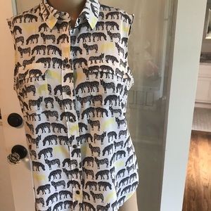 Talbots blouse in black & yellow zebra print with front pockets & 8 buttons.